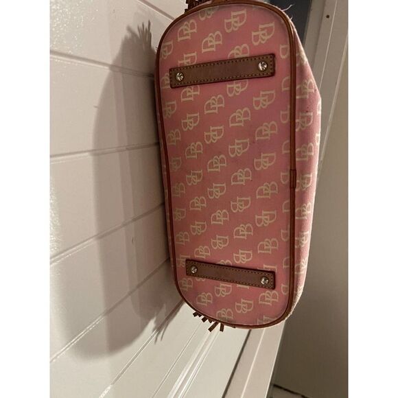 Dooney & Bourke Signature Tote Pink/off-white letters Side Tassel Tote - Picture 4 of 9
